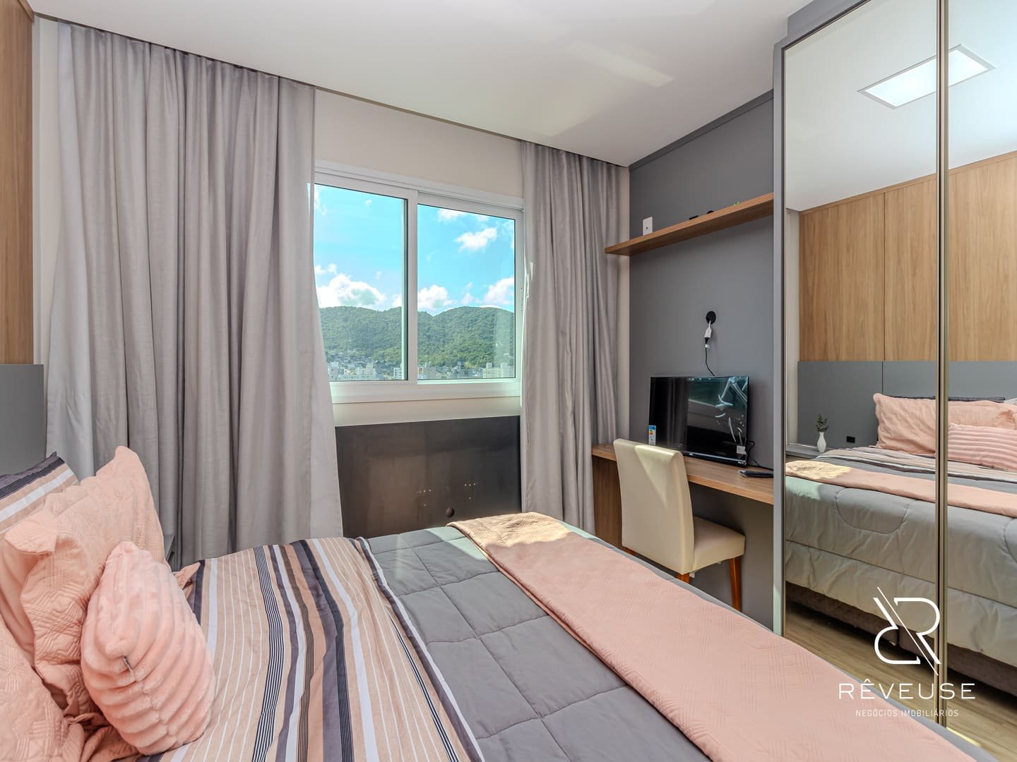 Apartamento no Falcon Tower em Balneário Camboriú — foto 7