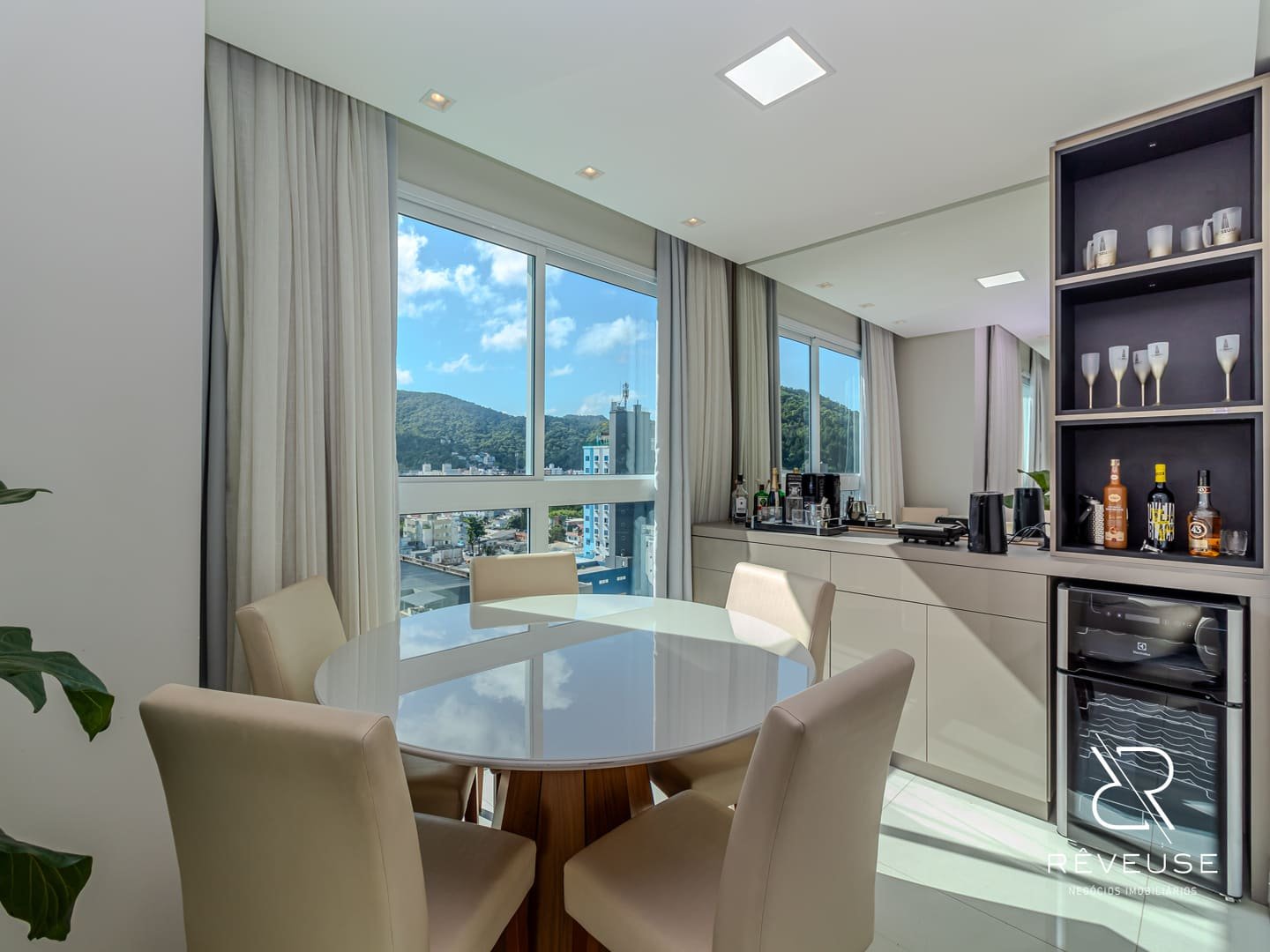 Apartamento no Falcon Tower em Balneário Camboriú — foto 4