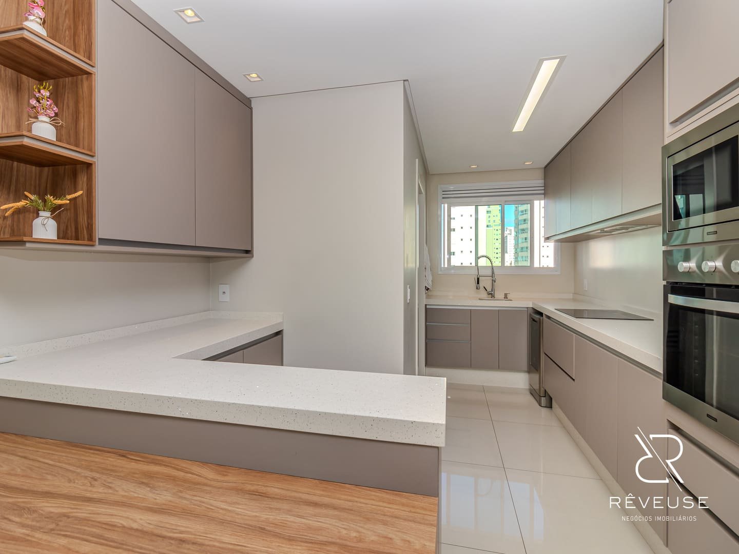 Apartamento no Falcon Tower em Balneário Camboriú — foto 6