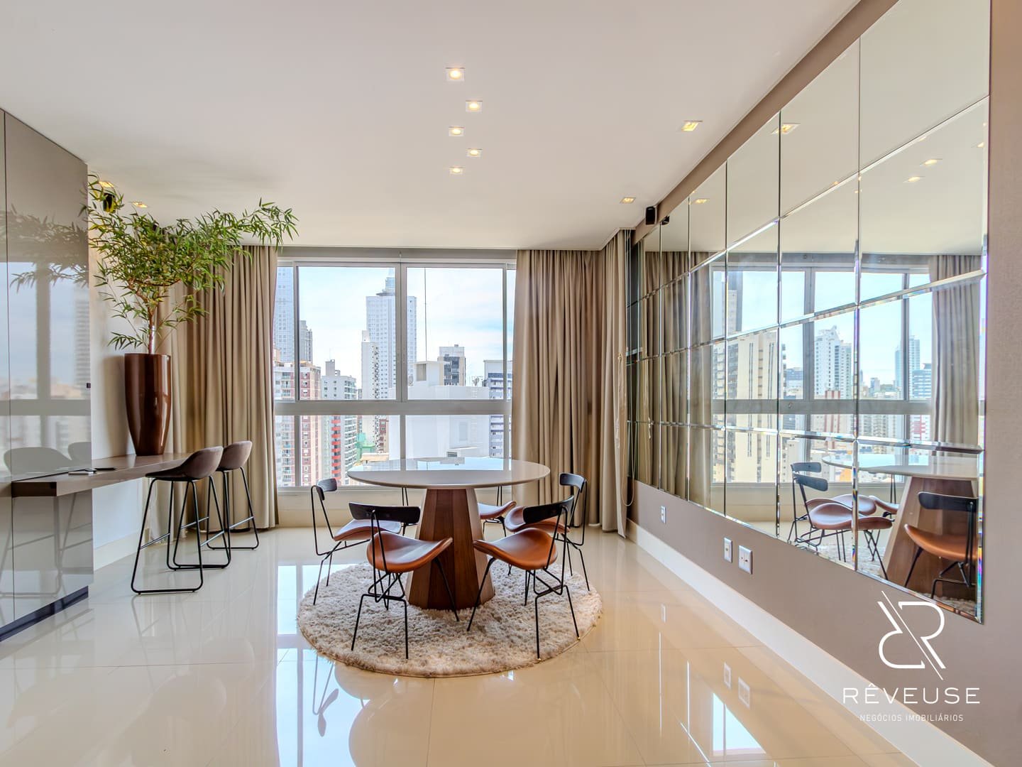 Apartamento no Sistina Tower Residence em Balneário Camboriú