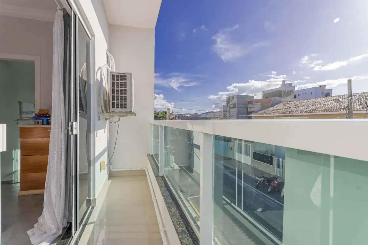 Casa com 3 suítes e 2 vagas de garagem no Centro de Balneário Camboriú. — foto 10