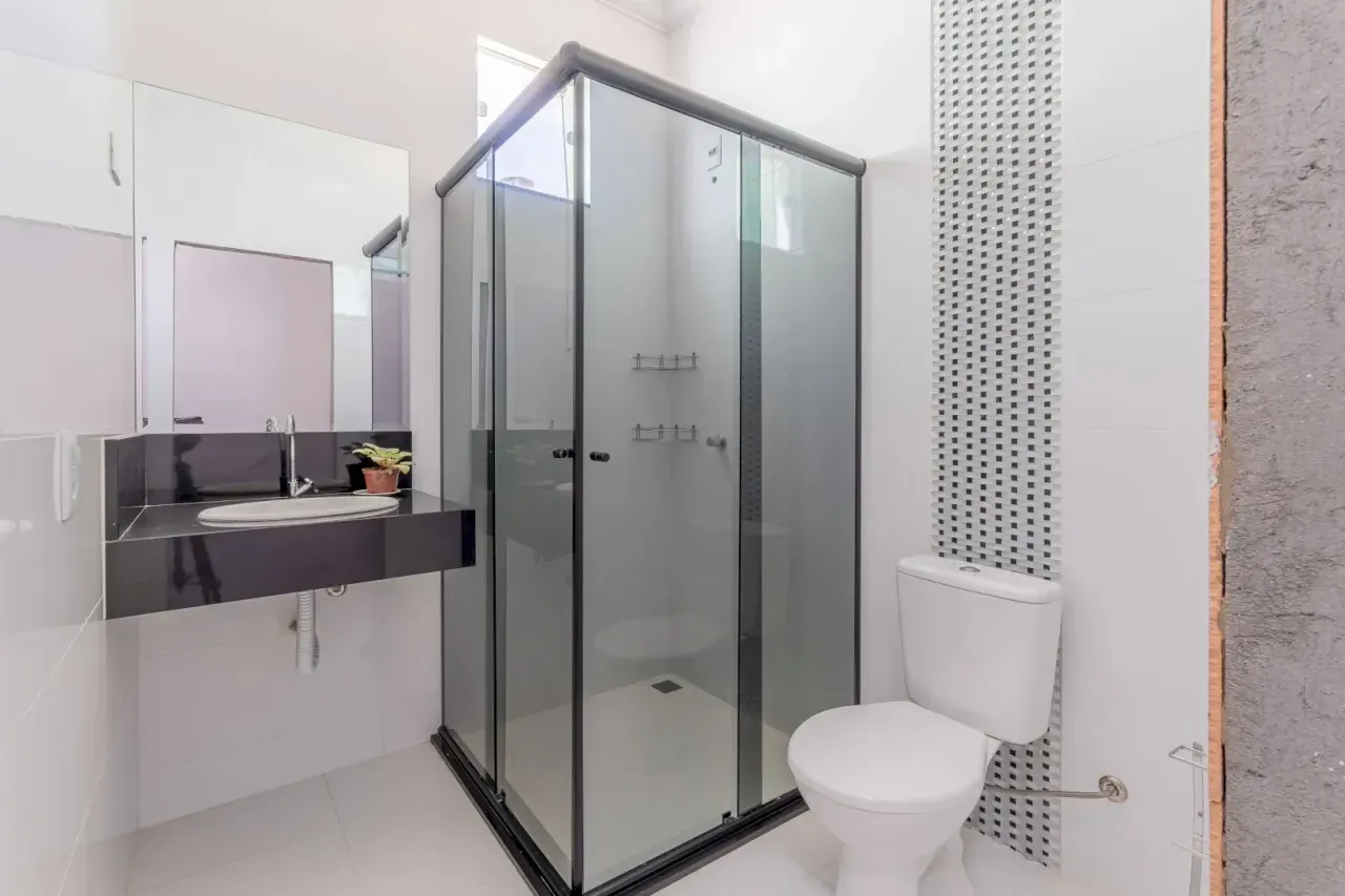 Casa com 3 suítes e 2 vagas de garagem no Centro de Balneário Camboriú. — foto 7