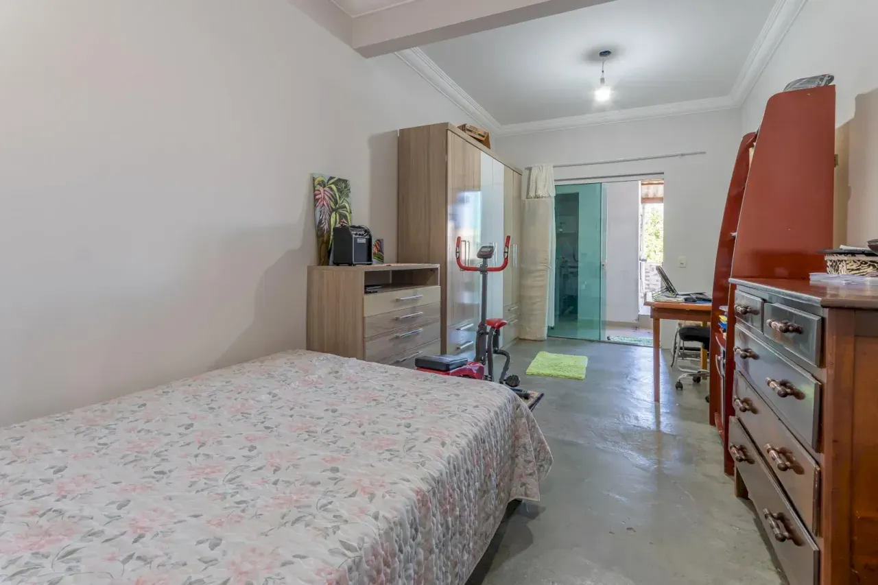 Casa com 3 suítes e 2 vagas de garagem no Centro de Balneário Camboriú. — foto 6