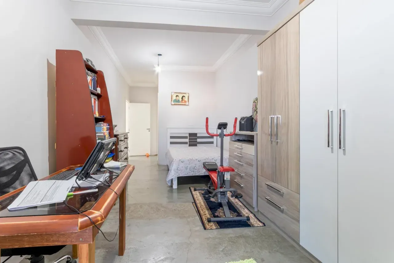 Casa com 3 suítes e 2 vagas de garagem no Centro de Balneário Camboriú. — foto 5