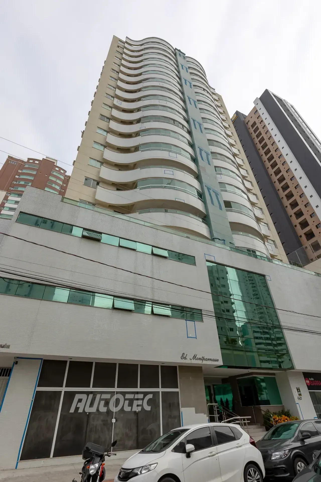 Apartamento no Montparnasse Residence 3 dormitórios em Balneário Camboriú