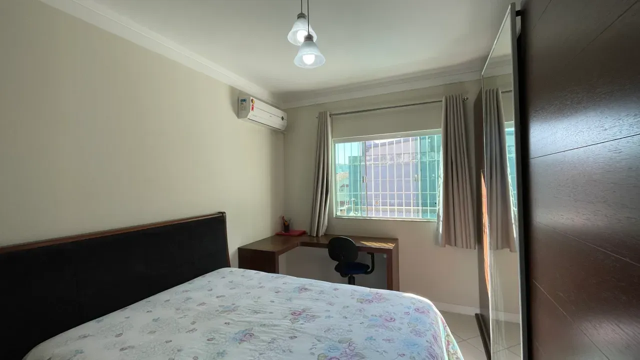 Casa na Praia dos Amores com 3 quartos e 4 vagas de garagem em Balneário Camboriú — foto 20