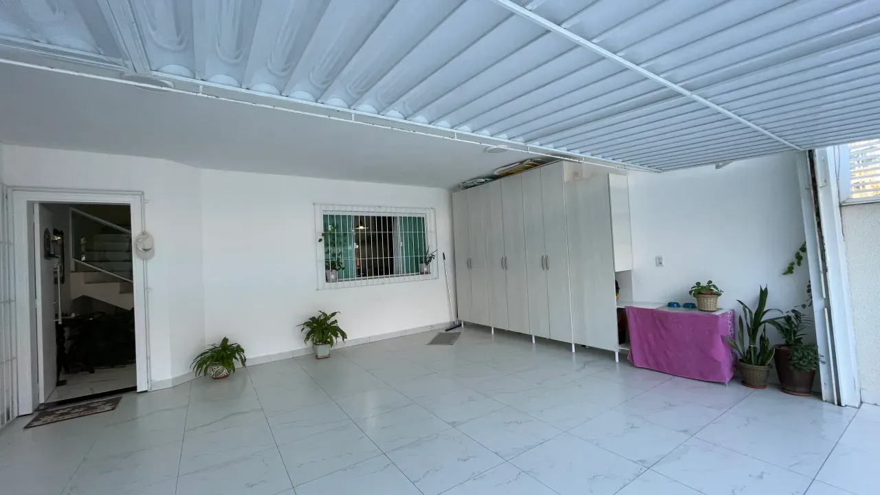 Casa na Praia dos Amores com 3 quartos e 4 vagas de garagem em Balneário Camboriú — foto 13