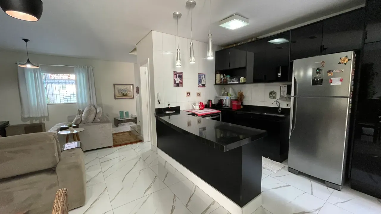 Casa na Praia dos Amores com 3 quartos e 4 vagas de garagem em Balneário Camboriú — foto 11