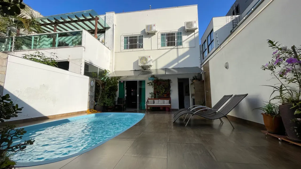 Casa na Praia dos Amores com 3 quartos e 4 vagas de garagem em Balneário Camboriú — foto 41