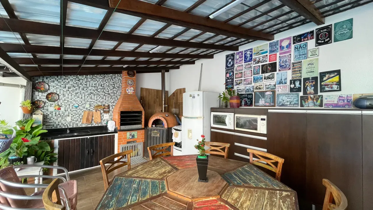 Casa na Praia dos Amores com 3 quartos e 4 vagas de garagem em Balneário Camboriú — foto 39