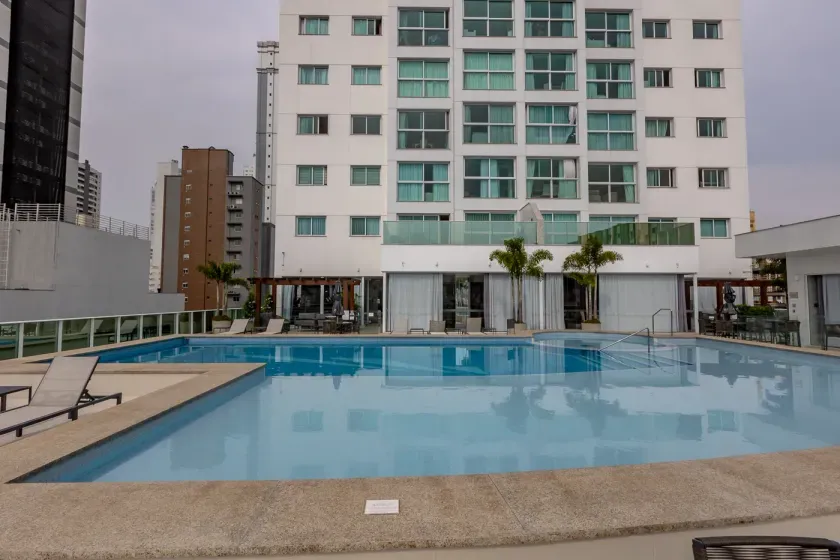 Apartamento com 3 suítes e 2 vagas de garagem no Centro em Balneário Camboriú — foto 32