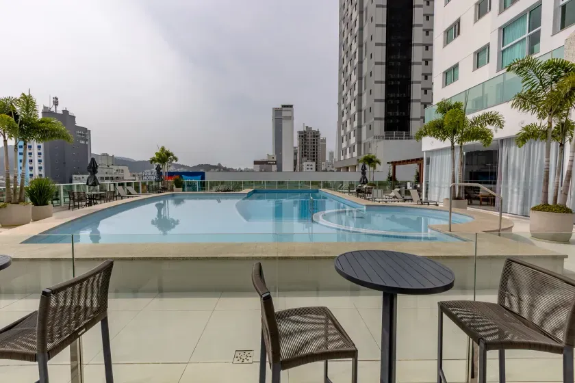 Apartamento com 3 suítes e 2 vagas de garagem no Centro em Balneário Camboriú — foto 35