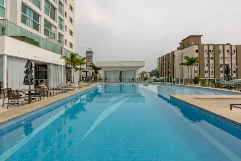 Apartamento com 3 suítes e 2 vagas de garagem no Centro em Balneário Camboriú — foto 33