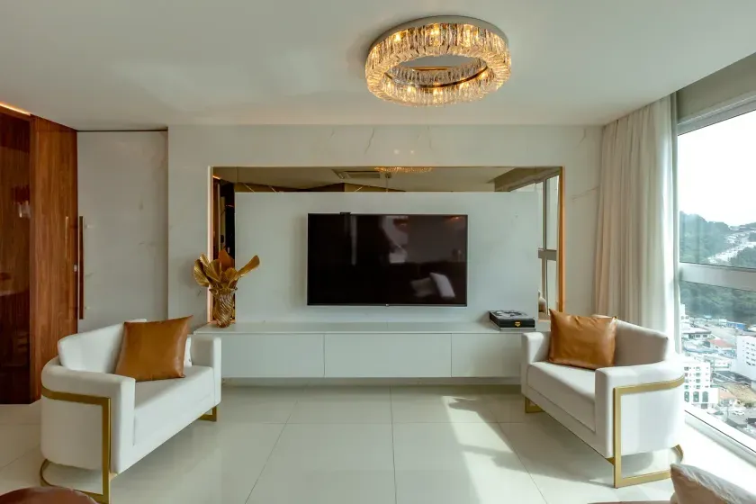 Apartamento com 3 suítes e 2 vagas de garagem no Centro em Balneário Camboriú — foto 3