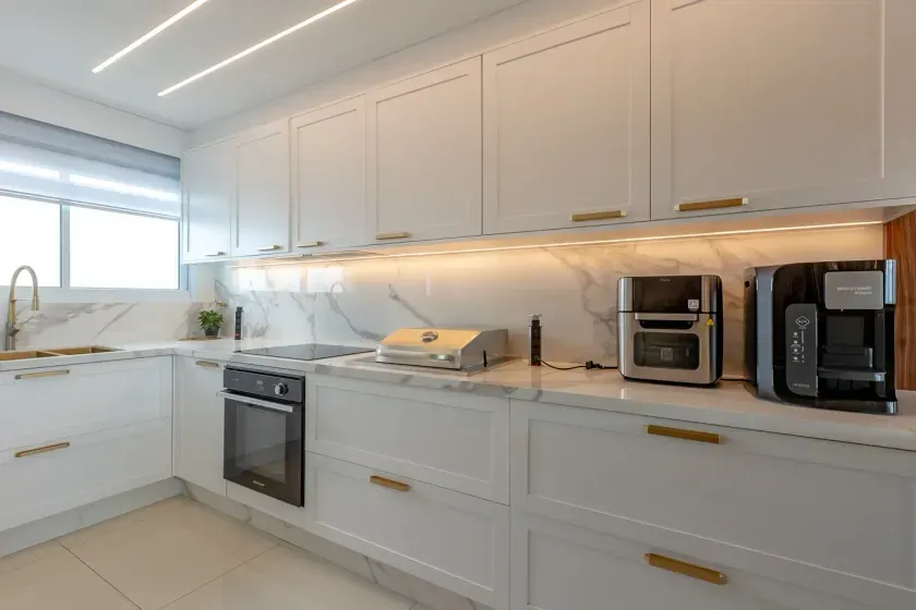 Apartamento com 3 suítes e 2 vagas de garagem no Centro em Balneário Camboriú — foto 11