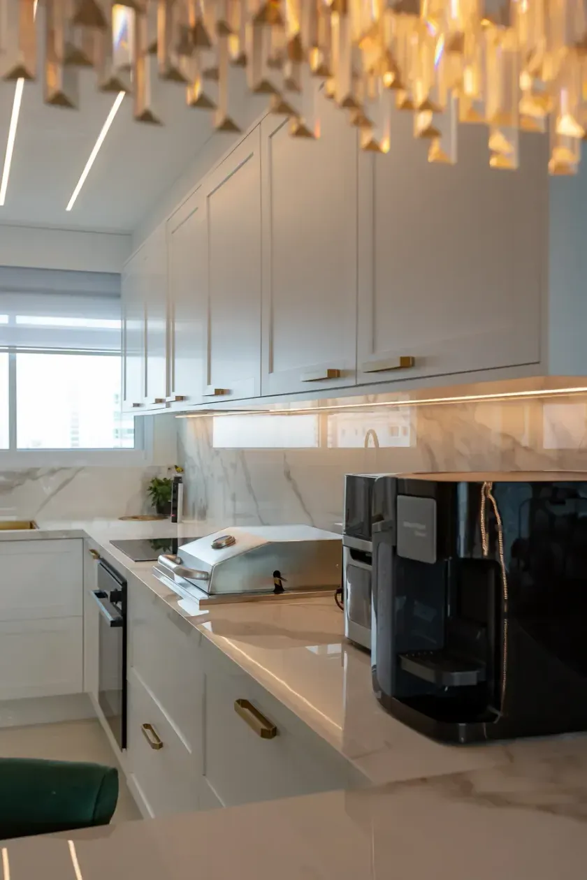 Apartamento com 3 suítes e 2 vagas de garagem no Centro em Balneário Camboriú — foto 13