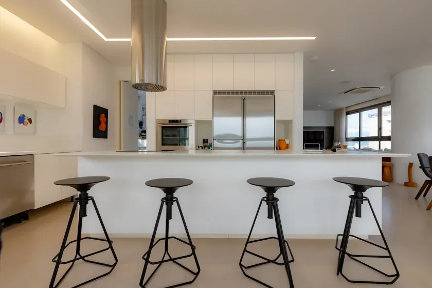 Apartamento mobiliado com 4 suítes e 5 vagas de garagem na Avenida Atlântica em Balneário Camboriú — foto 22