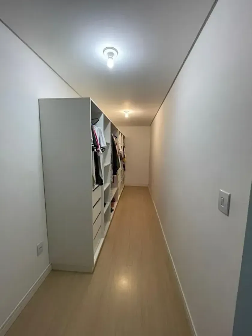 Sobrado Triplex com 4 suítes em Balneário Camboriú