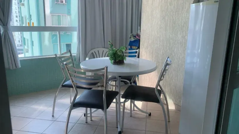 Apartamento Quadra mar 1 Suíte mais 2 Dormitórios e 2 Vagas na Garagem. — foto 5
