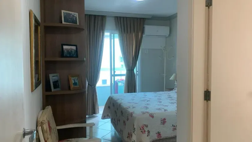 Apartamento Quadra mar 1 Suíte mais 2 Dormitórios e 2 Vagas na Garagem. — foto 7