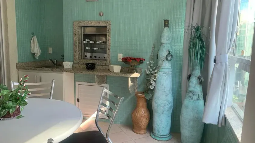 Apartamento Quadra mar 1 Suíte mais 2 Dormitórios e 2 Vagas na Garagem. — foto 6