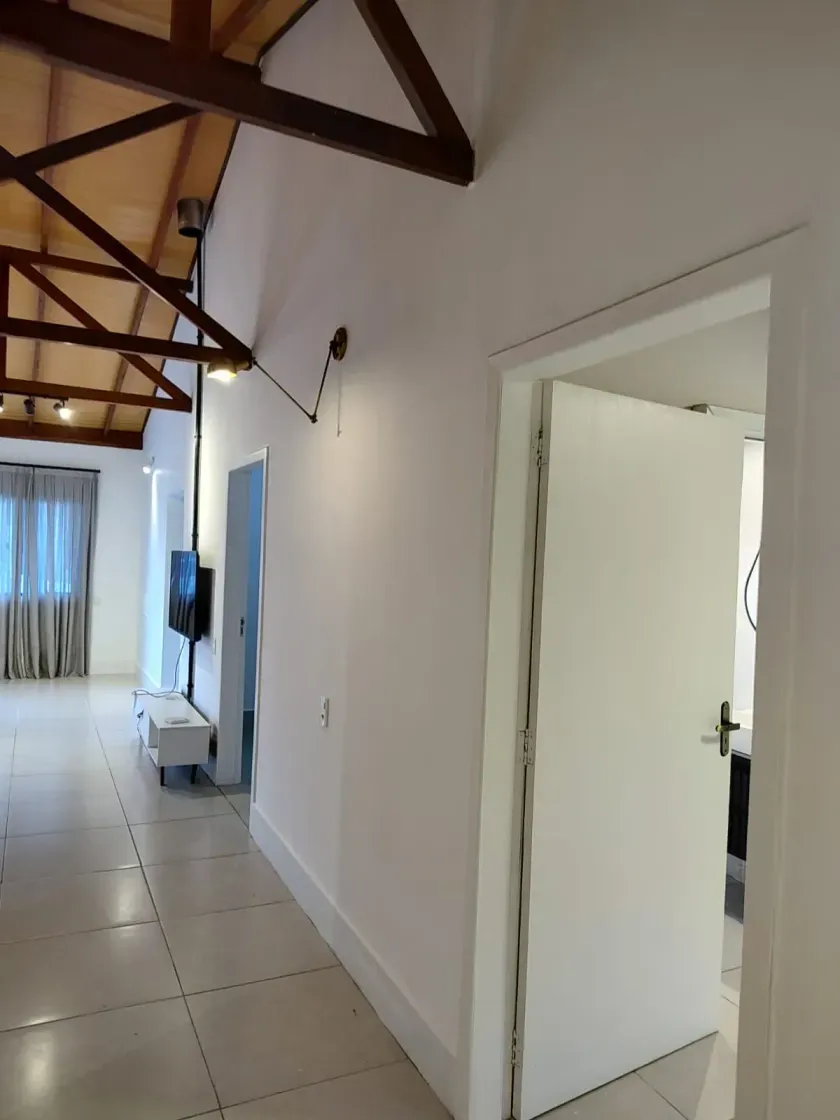 Casa alto padrão com 3 dormitórios sendo 1 suíte e garagem ampla em Balneário Camboriú — foto 8