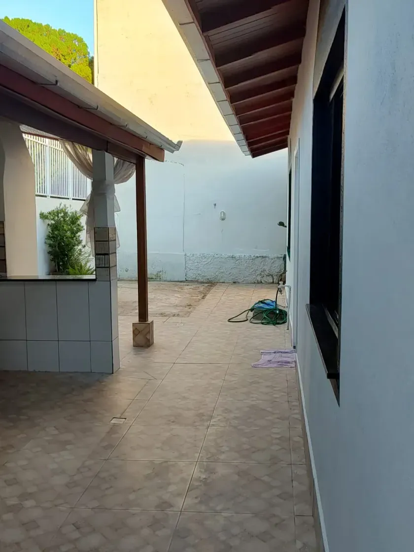 Casa alto padrão com 3 dormitórios sendo 1 suíte e garagem ampla em Balneário Camboriú — foto 13