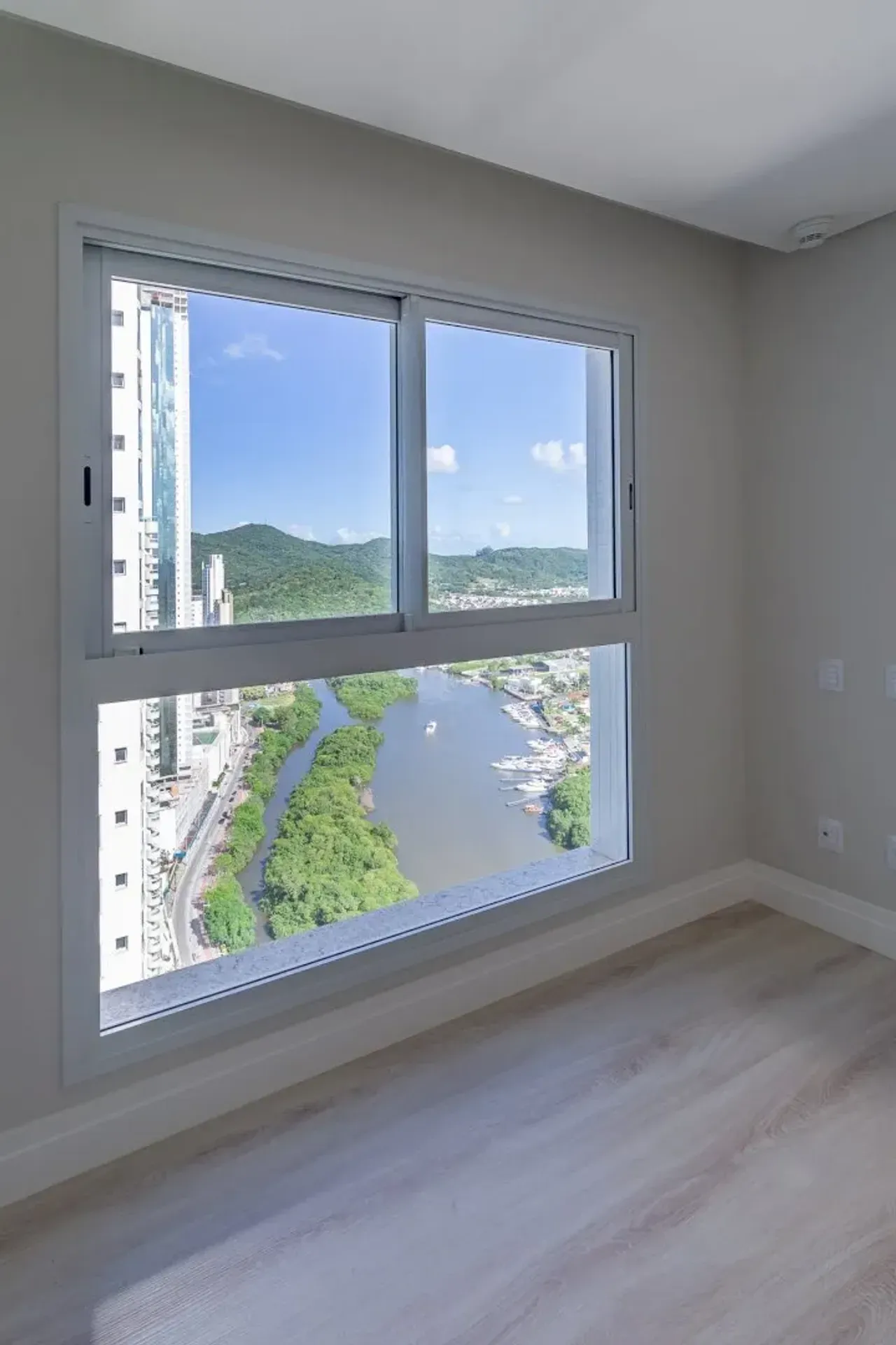 Apartamento com 4 suítes, 4 vagas de garagem no Centro de Balneário Camboriú — foto 14