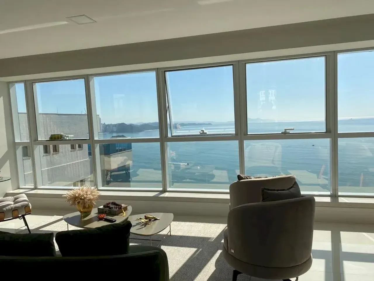 Apartamento com 4 suítes, 4 vagas de garagem no Centro de Balneário Camboriú — foto 2