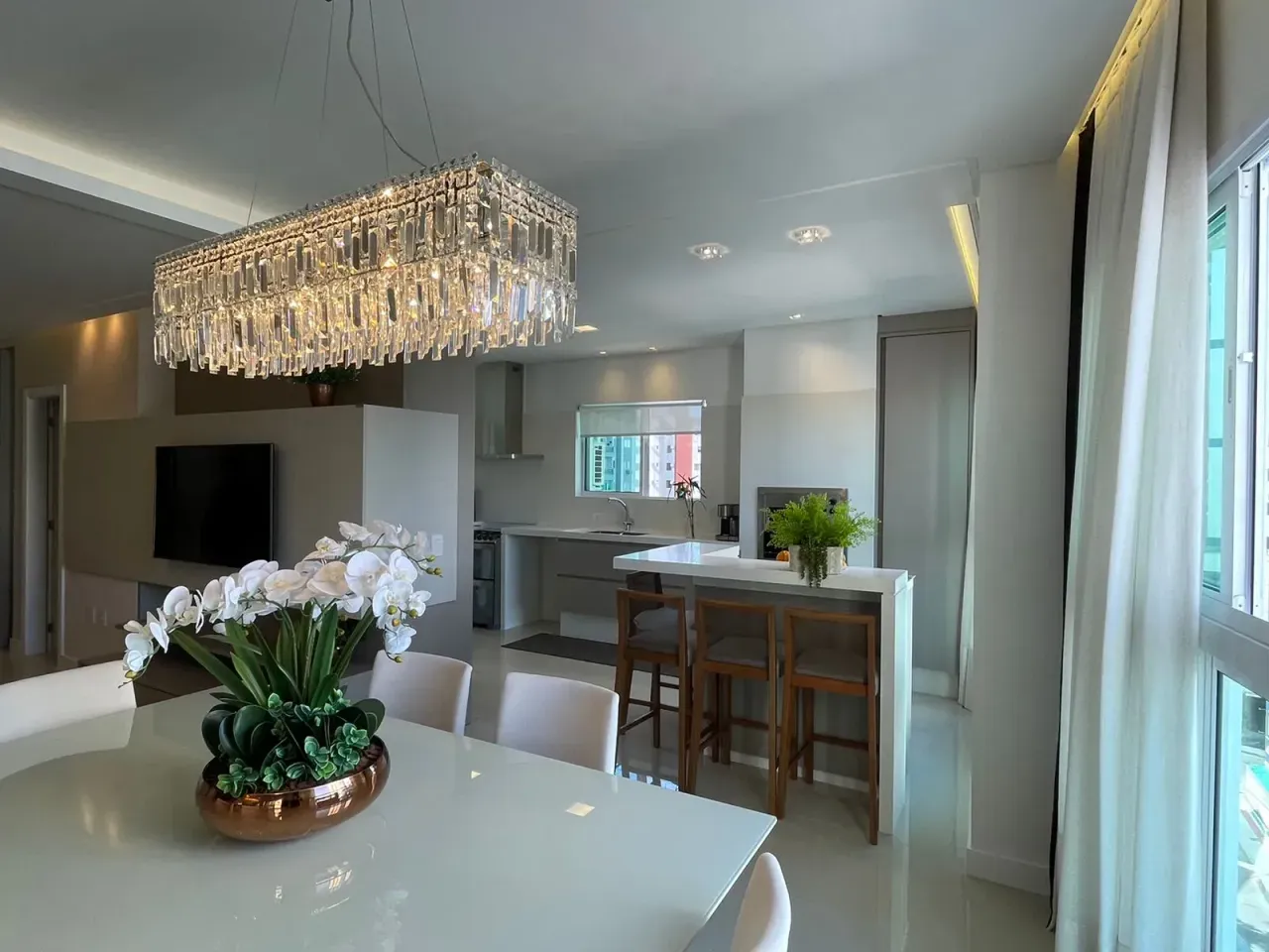 Apartamento diferenciado com 3 suítes com closet e 2 vagas em Balneário Camboriú/SC — foto 2