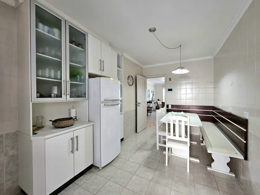 Apartamento frente mar mobiliado com 2 suítes e 2 vagas de garagem em Balneário Camboriú — foto 9
