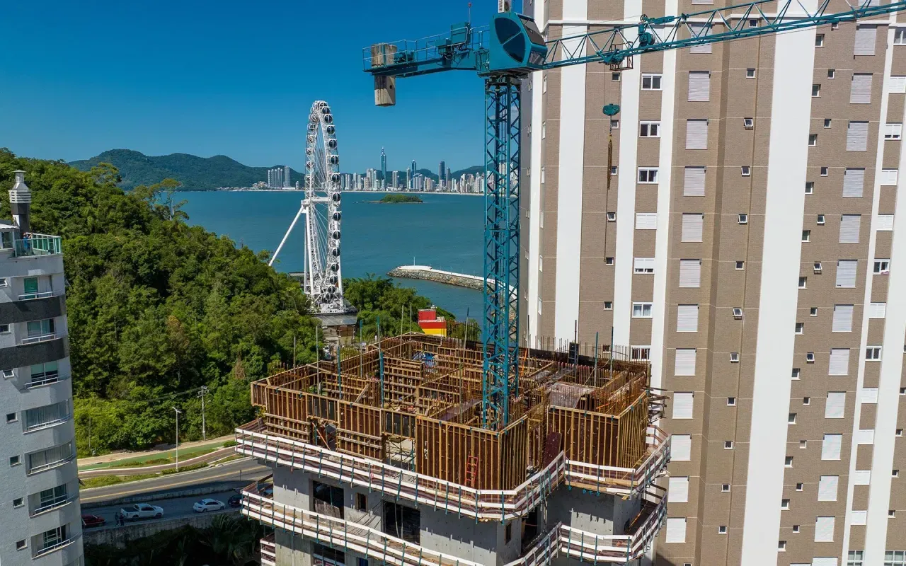 Apartamento Duplex Blue Coast Tower com 5 suítes em Balneário Camboriú