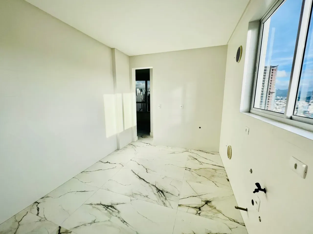 Apartamento no Santilhana Del Mar com 3 suítes em Balneário Camboriú — foto 6