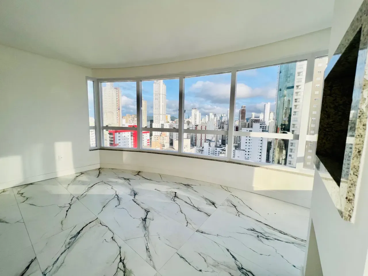 Apartamento no Santilhana Del Mar com 3 suítes em Balneário Camboriú — foto 9