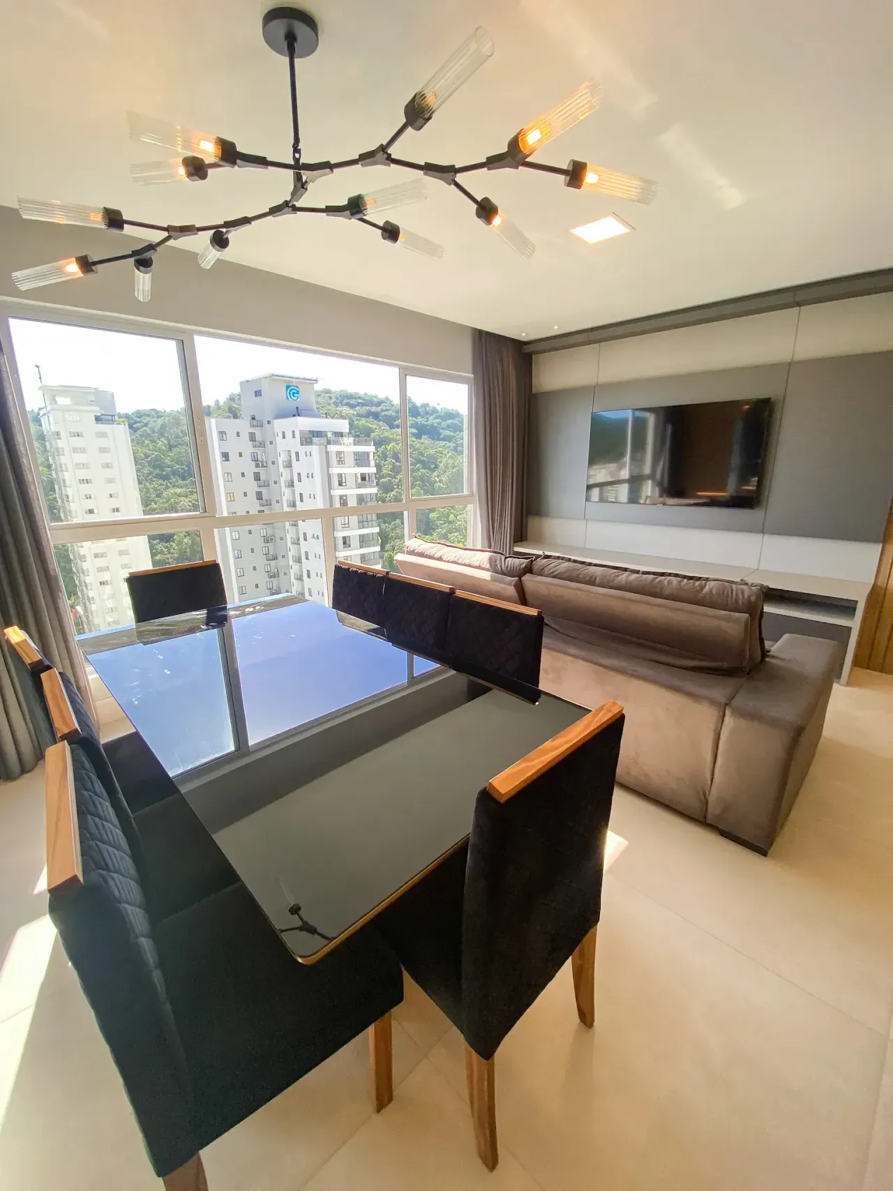 Apartamento no Edifício Montpellir com 3 suítes em Balneário Camboriú — foto 10