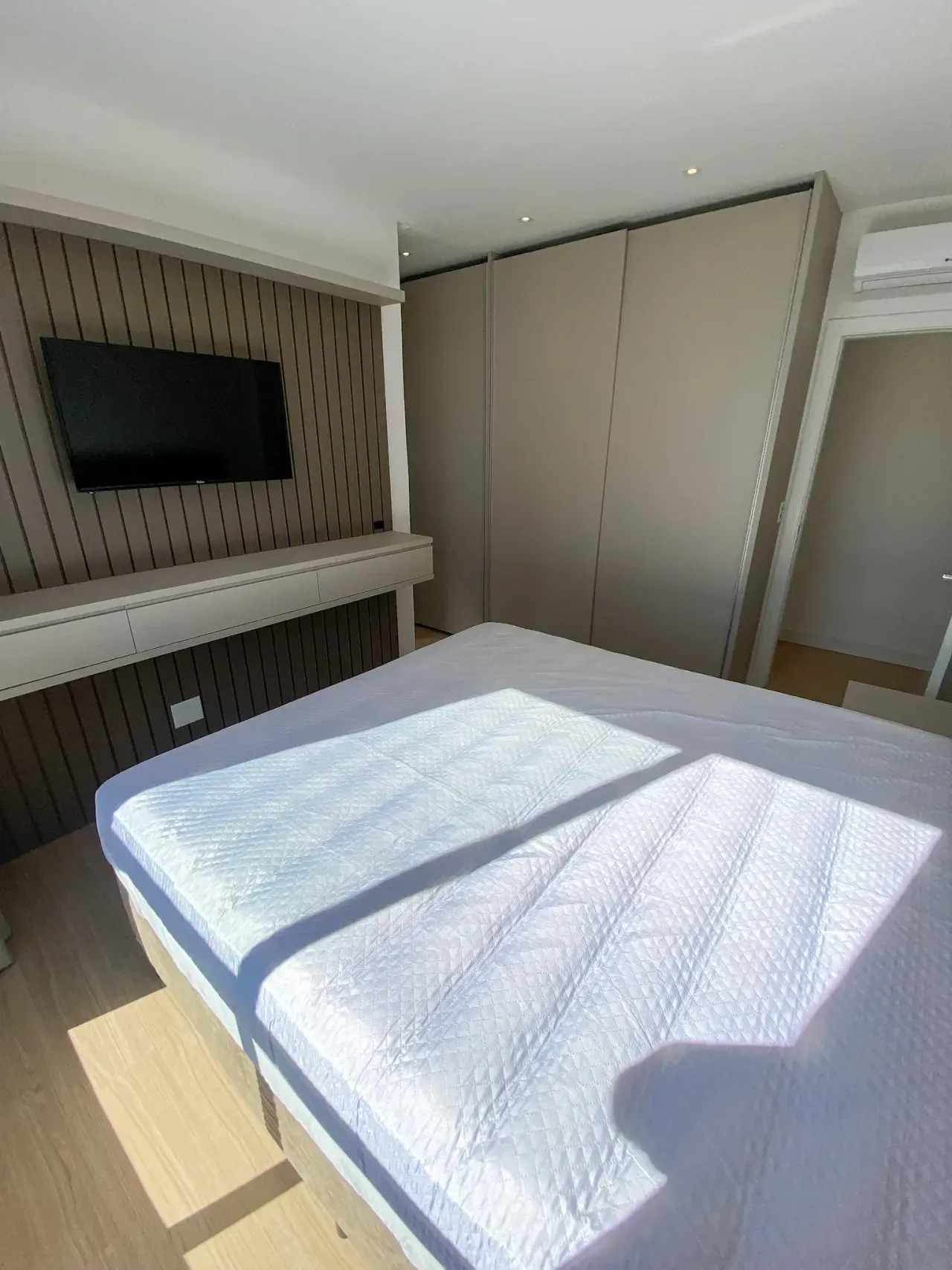 Apartamento no Edifício Montpellir com 3 suítes em Balneário Camboriú — foto 26