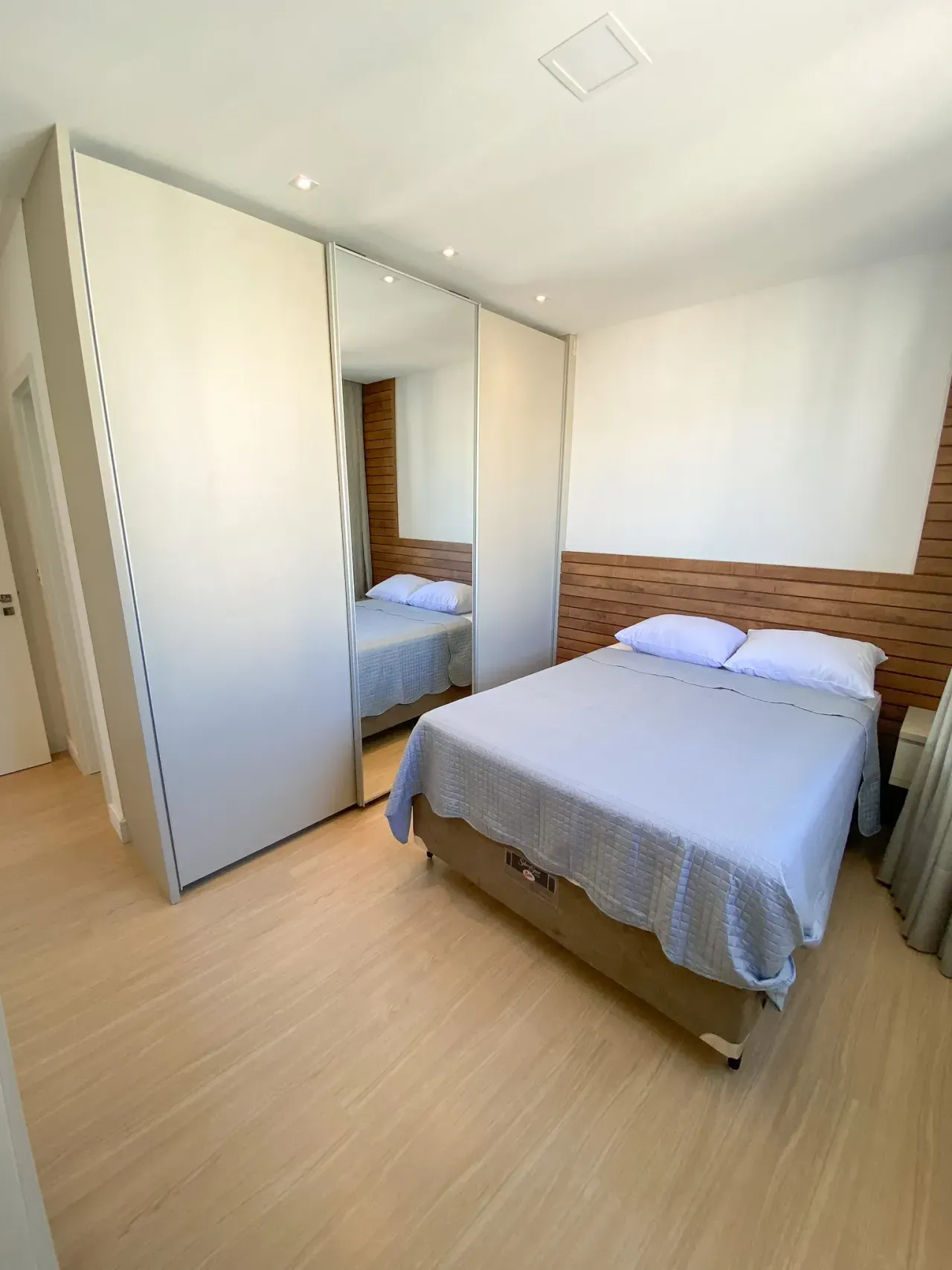 Apartamento no Edifício Montpellir com 3 suítes em Balneário Camboriú — foto 29
