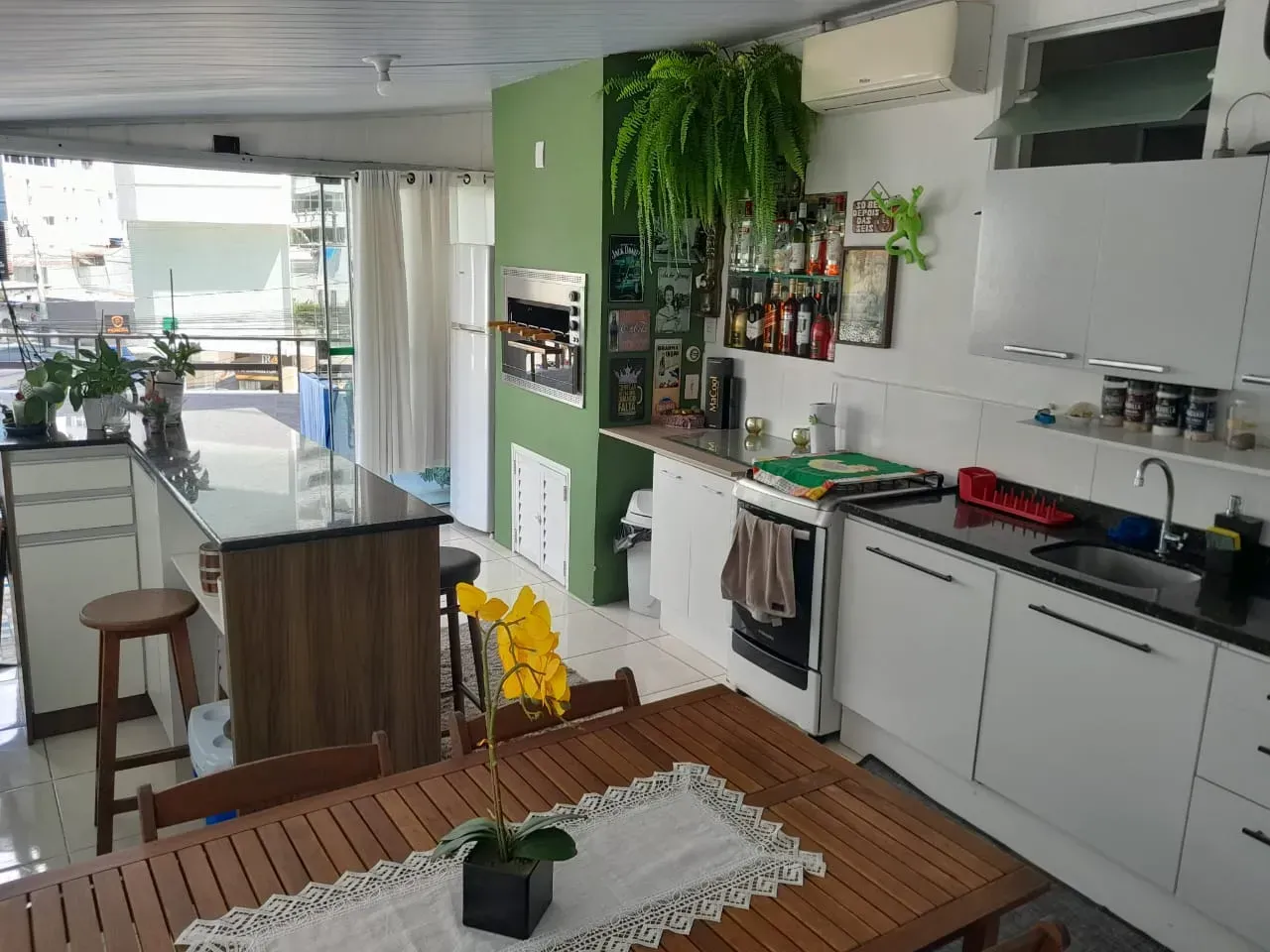 Apartamento Mobiliado com 2 Dormitórios na Barra Sul em Balneário Camboriú — foto 22
