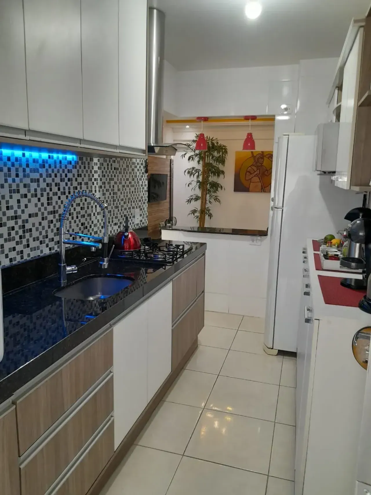 Apartamento Mobiliado com 2 Dormitórios na Barra Sul em Balneário Camboriú — foto 3