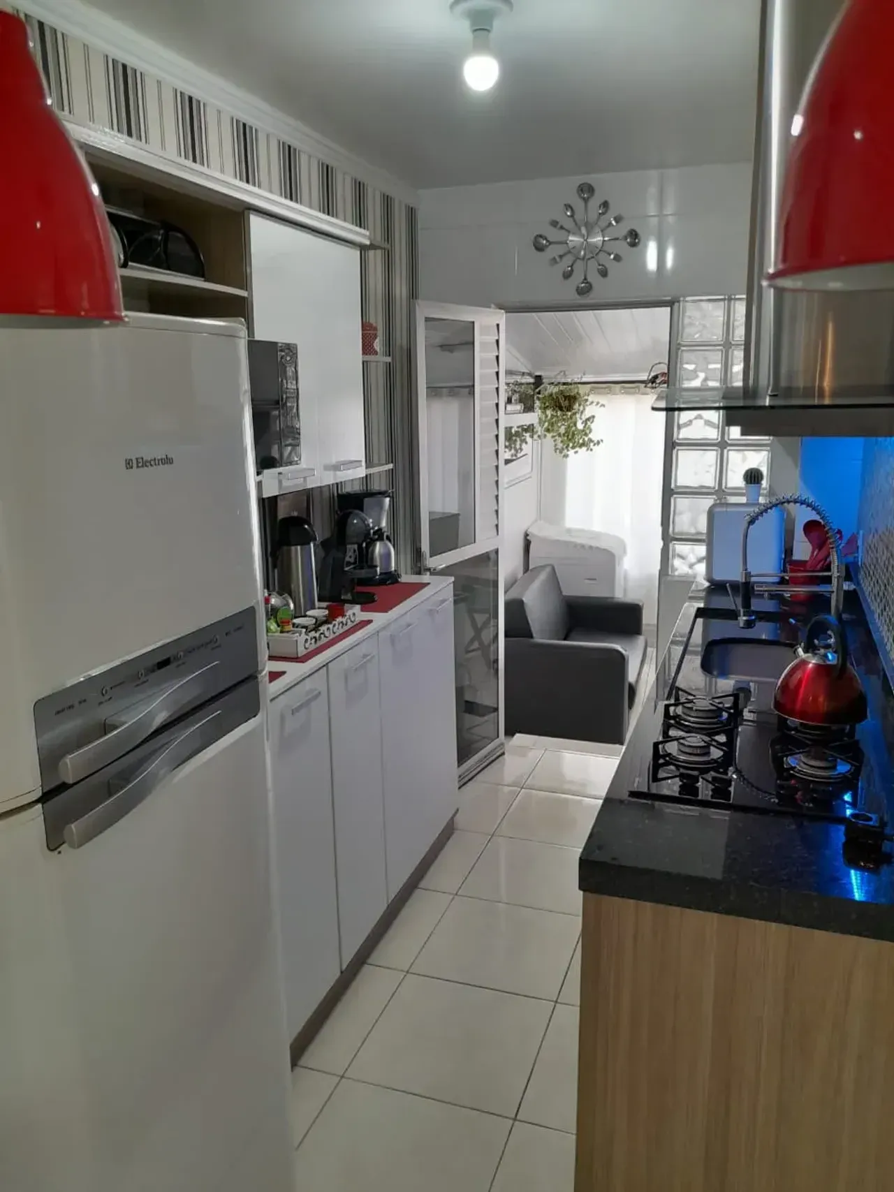 Apartamento Mobiliado com 2 Dormitórios na Barra Sul em Balneário Camboriú — foto 5