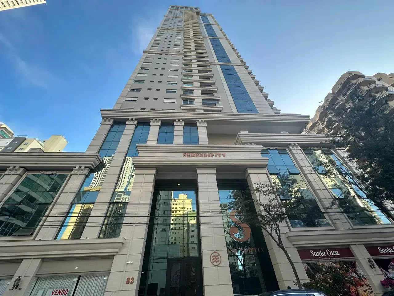 Apartamento no Serendipity Village Mobiliado com 3 suítes em Balneário Camboriú