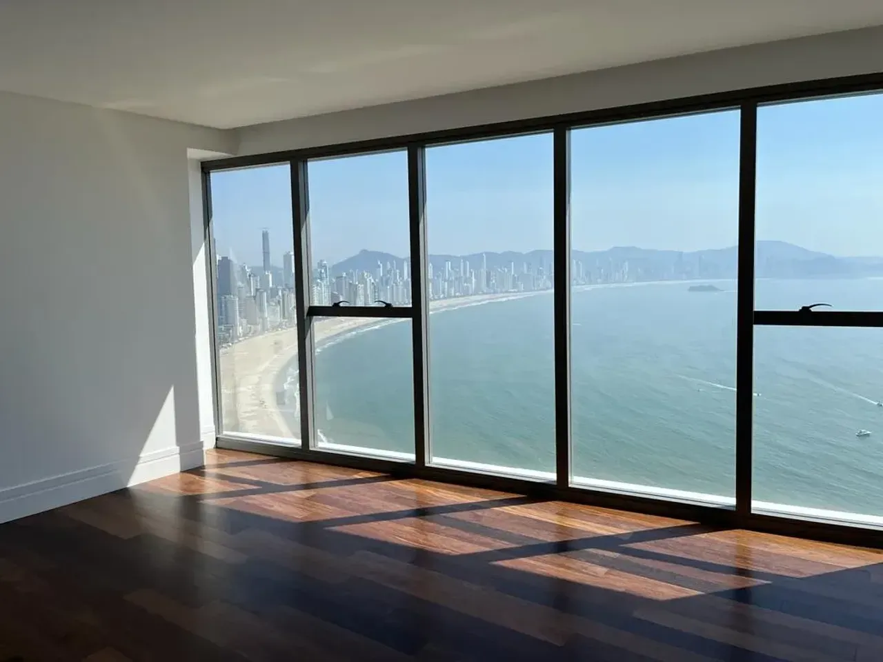 Apartamento no Edifício Pharos com 4 suítes em Balneário Camboriú — foto 6