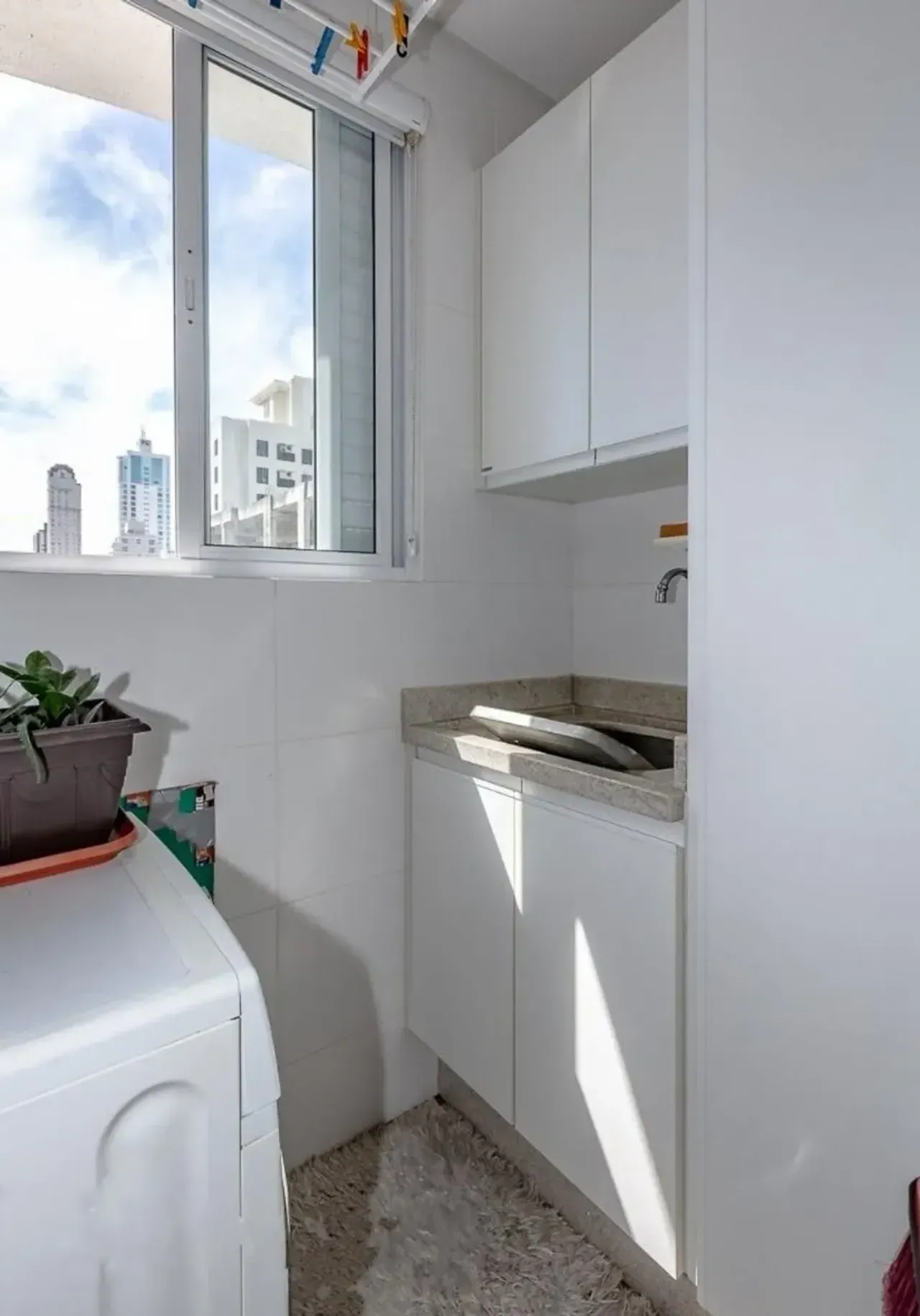 Apartamento mobiliado com 3 suítes e 3 vagas no centro de Balneário Camboriú — foto 6