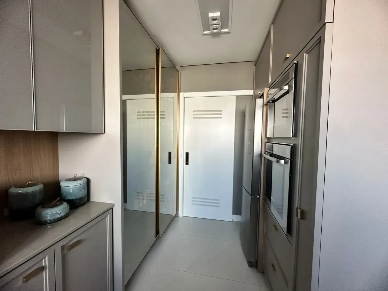 Apartamento com 4 suítes, 2 vagas, churrasqueira a carvão no Centro de Balneário Camboriú — foto 9