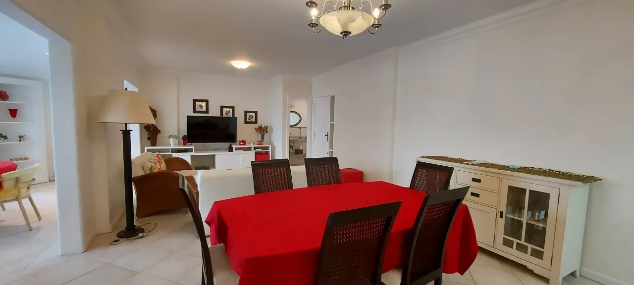 Amplo Apartamento Quadra Mar, 3 dormitórios sendo 1 suíte no Centro de Balneário Camboriú — foto 5