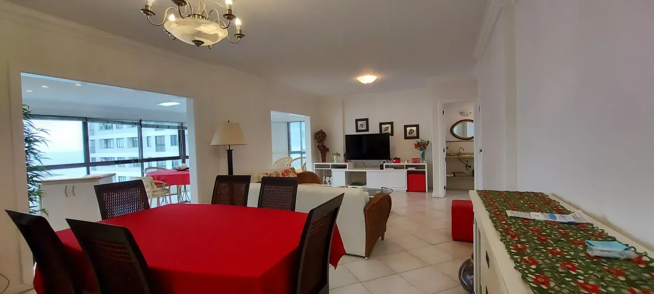 Amplo Apartamento Quadra Mar, 3 dormitórios sendo 1 suíte no Centro de Balneário Camboriú — foto 10