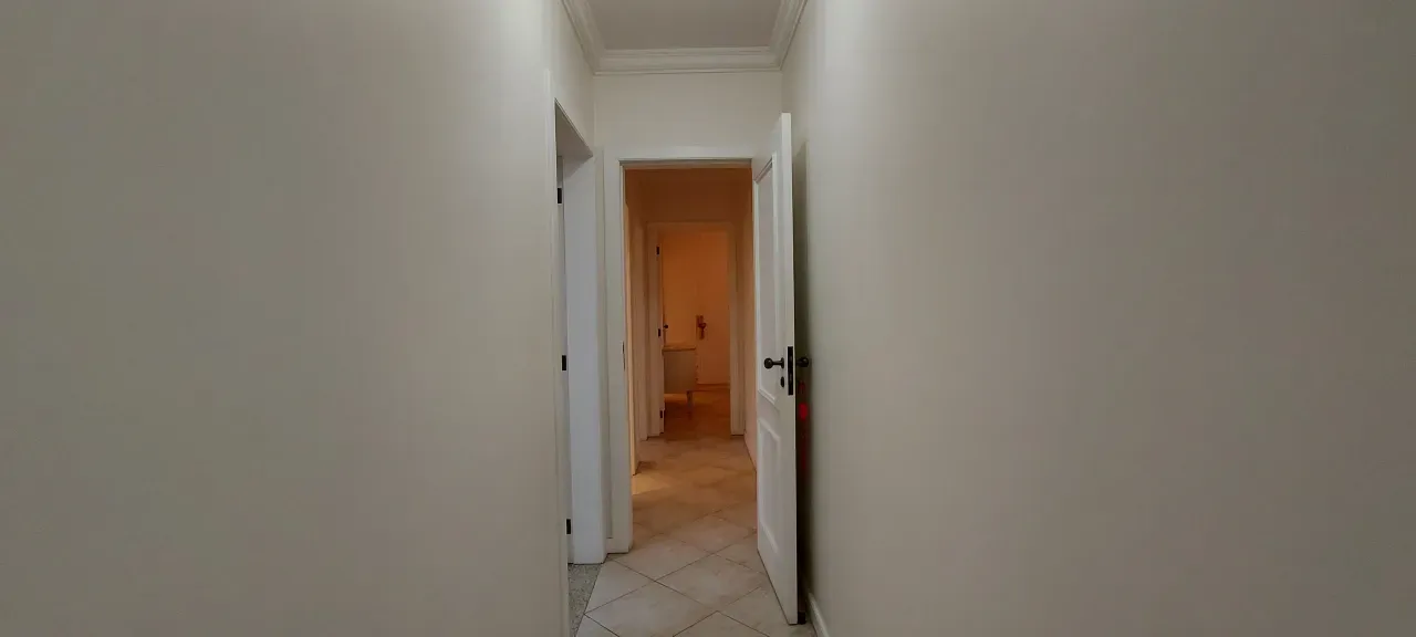 Amplo Apartamento Quadra Mar, 3 dormitórios sendo 1 suíte no Centro de Balneário Camboriú — foto 11