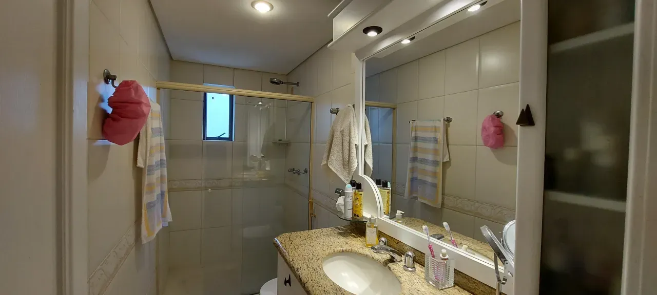 Amplo Apartamento Quadra Mar, 3 dormitórios sendo 1 suíte no Centro de Balneário Camboriú — foto 20