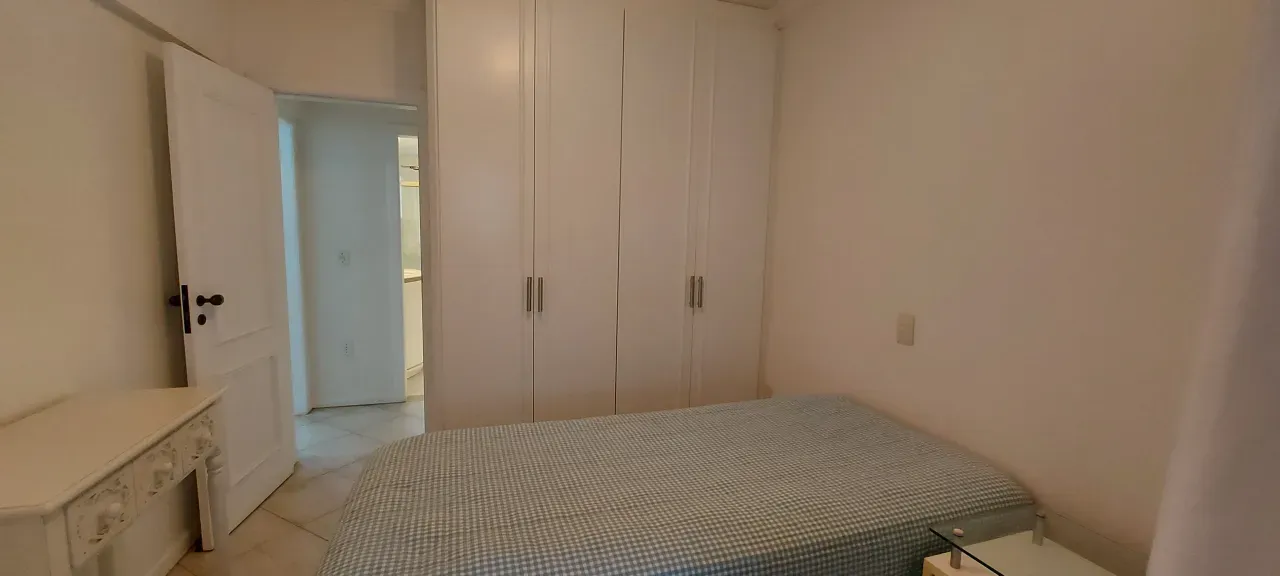 Amplo Apartamento Quadra Mar, 3 dormitórios sendo 1 suíte no Centro de Balneário Camboriú — foto 25