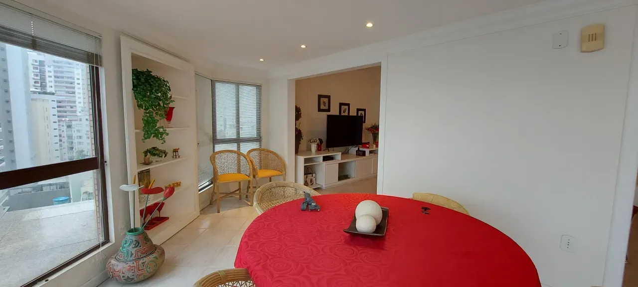 Amplo Apartamento Quadra Mar, 3 dormitórios sendo 1 suíte no Centro de Balneário Camboriú — foto 28